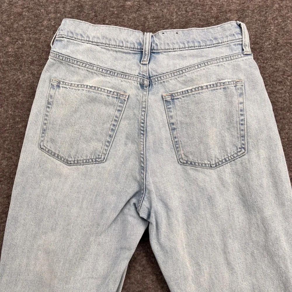 Gap‎ Denim Mom Jean High Rise Light Wash Tapered Leg Womens 6P 28 Petite